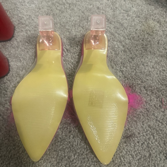 Pink fluffy heels - Picture 3 of 3